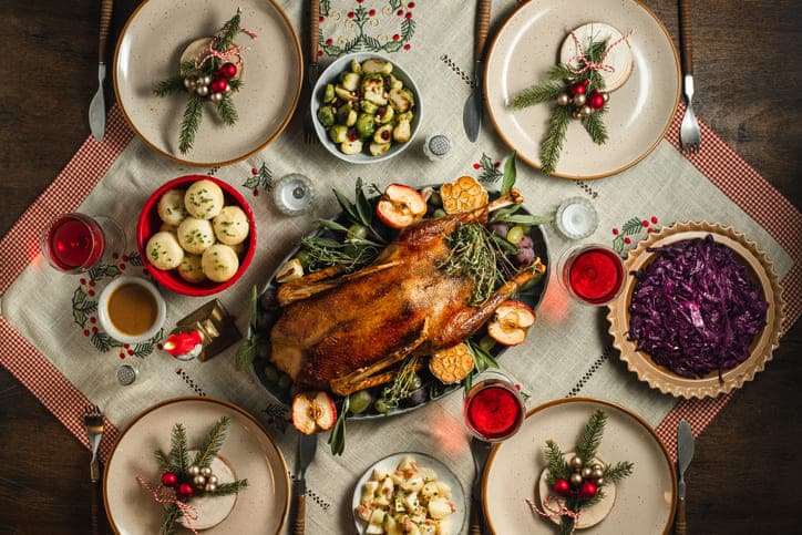 Weihnachtsgeschenke und Silvester Dinner